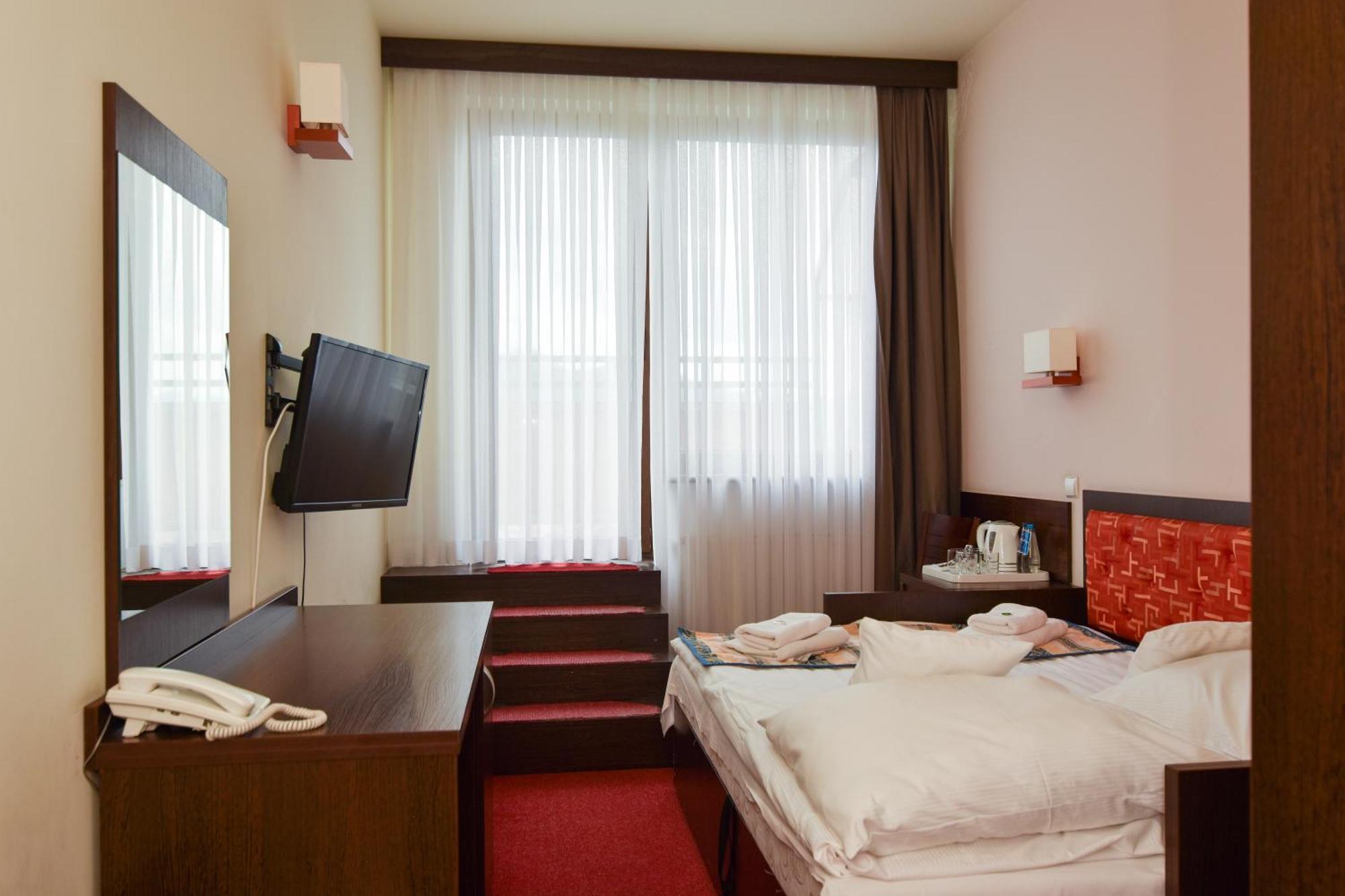 Double room economy view or balcony